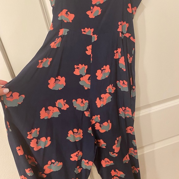 DKNY Spring 2010 RTW Jumpsuit - Picture 5 of 7